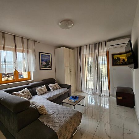 Lovro #1 & #2 Apartments 茨雷斯 外观 照片
